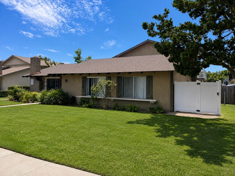 More Photos Of 2236 Franzen Ave, Santa Ana Multifamily For Sale