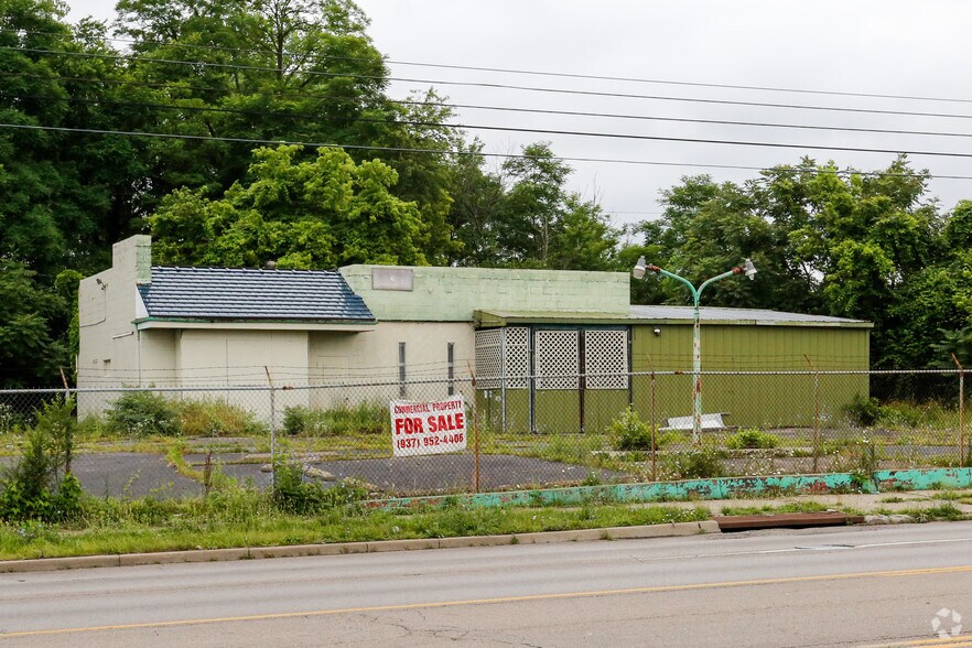 More Photos Of 2135 N Gettysburg Ave, Dayton Freestanding For Sale