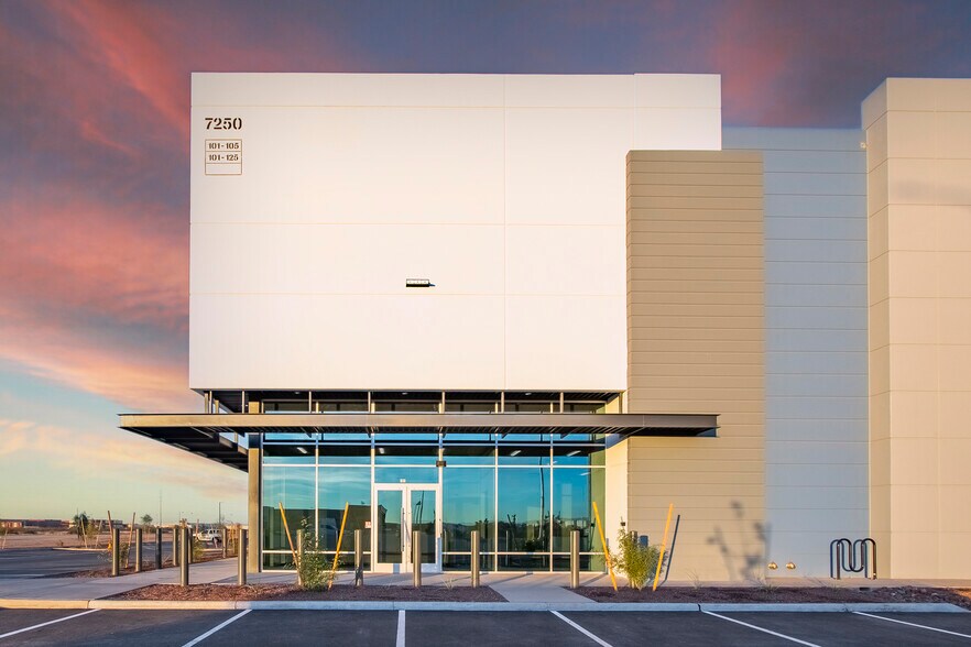 More Photos Of 7250 S Sossaman Rd, Mesa Distribution For Lease