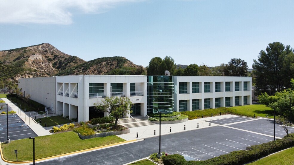 More Photos Of 2674 W Westhills Ct, Simi Valley Manufacturing For Lease