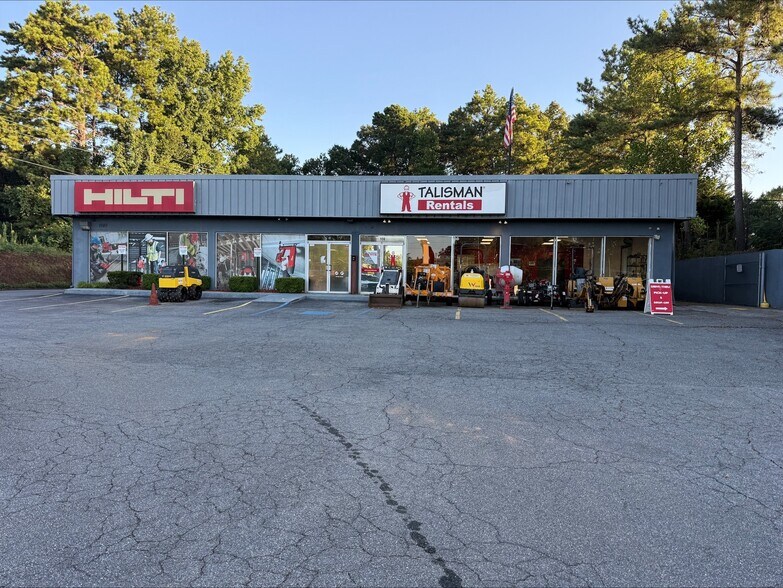 More Photos Of 1080 N Cobb Pky, Marietta Freestanding For Lease