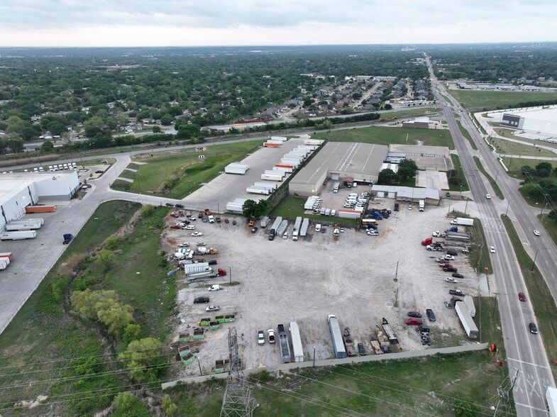 More Photos Of 3900 N Beach St, Haltom City Warehouse For Sale