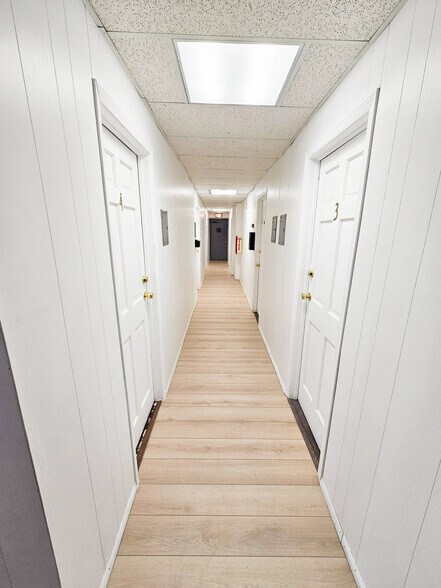 More Photos Of 103 Fort Salonga Rd, Northport Office For Sale