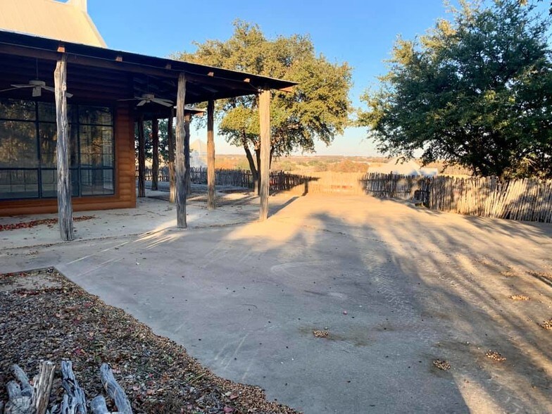 119 Paluxy Smt, Glen Rose, TX 76043 Restaurant For Sale