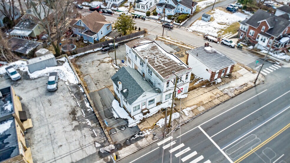 More Photos Of 16 S Maryland Ave, Wilmington General Retail For Sale