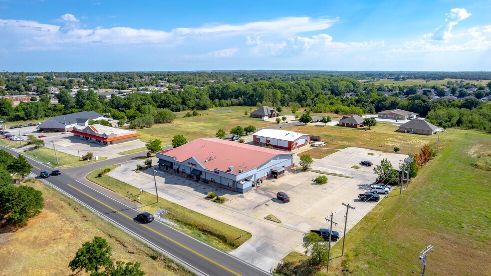 More Photos Of 1940 Harper St, Choctaw Medical For Lease