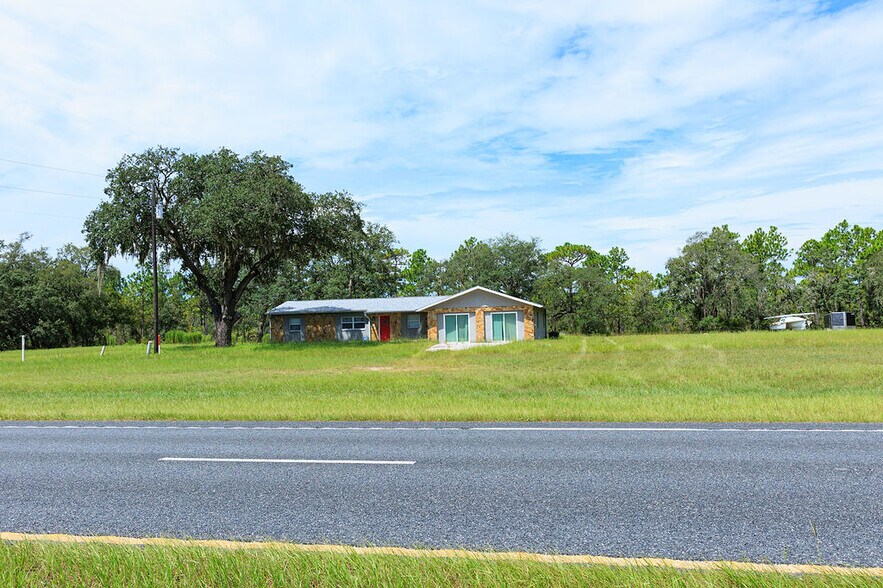 More Photos Of 15451 Commercial Way, Brooksville Office For Sale