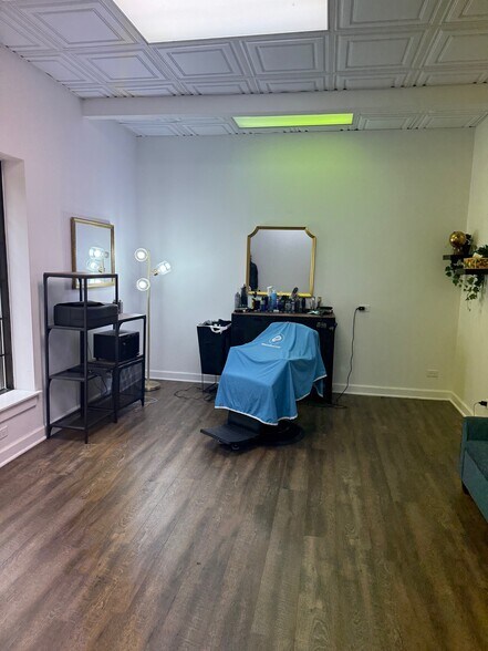 More Photos Of 616 Childs St, Wheaton General Retail For Lease