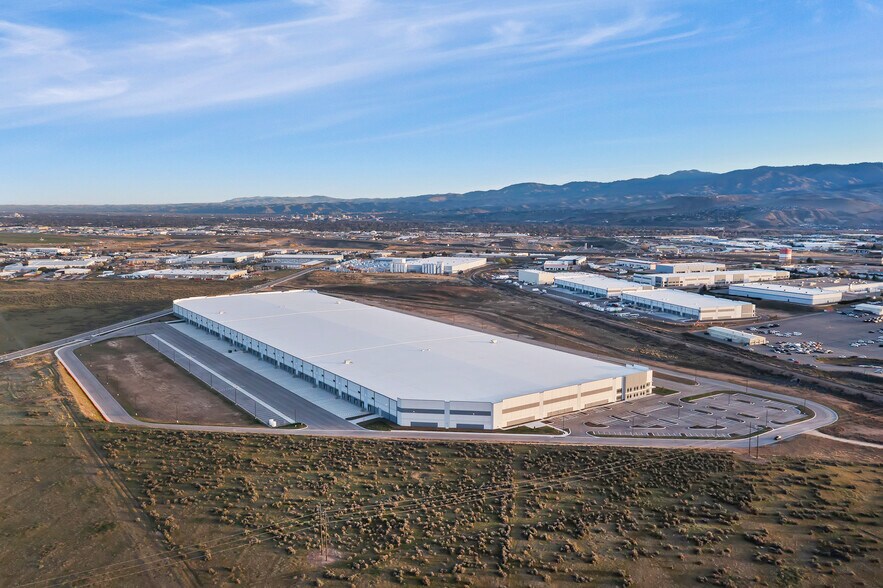 More Photos Of 951 E Gowen Rd, Boise Industrial For Lease