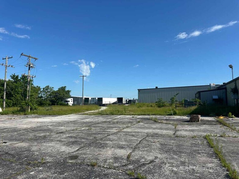 More Photos Of 2503 N Neergard Ave, Springfield Warehouse For Lease