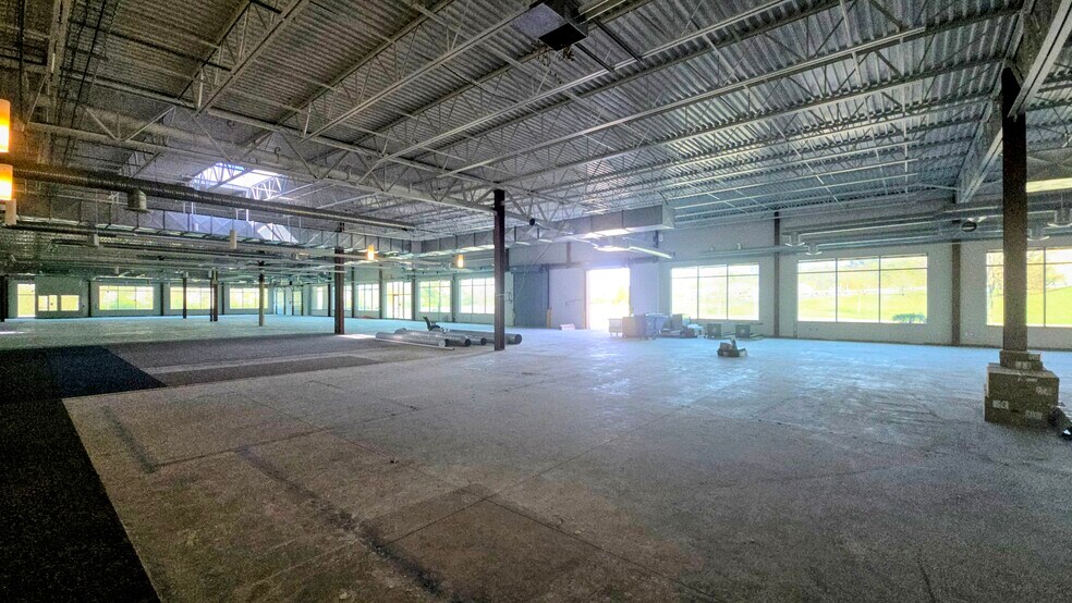 More Photos Of 1 Innovation Dr, Plymouth Meeting Light Distribution For Lease
