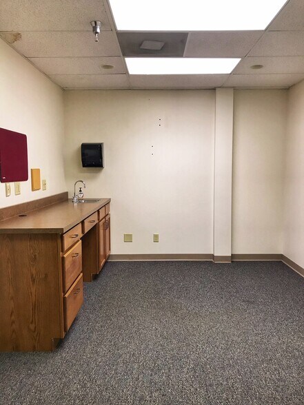 More Photos Of 1210-1228 Towanda Ave, Bloomington Unknown For Lease