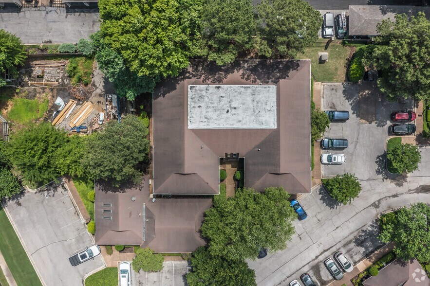 More Photos Of 4735-4739 Spottswood Ave, Memphis Medical For Sale