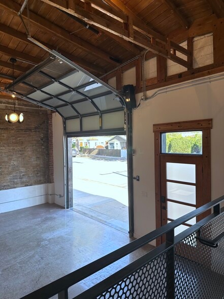 More Photos Of 1801-1821 E Main St, Ventura Unknown For Lease