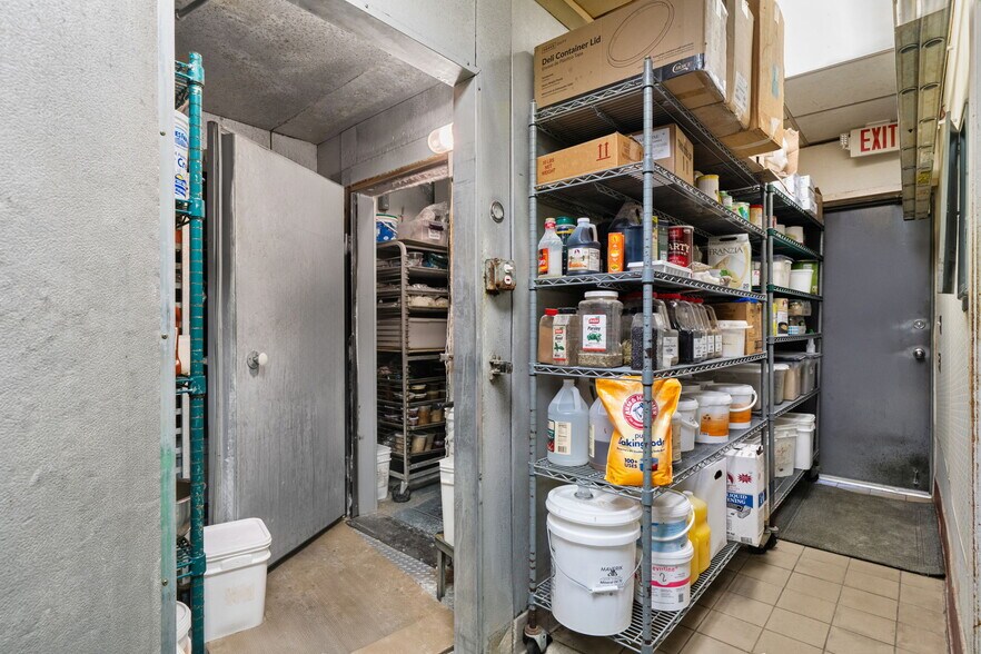 More Photos Of 2909-2911 E Commercial Blvd, Fort Lauderdale Storefront Retail Residential For Sale