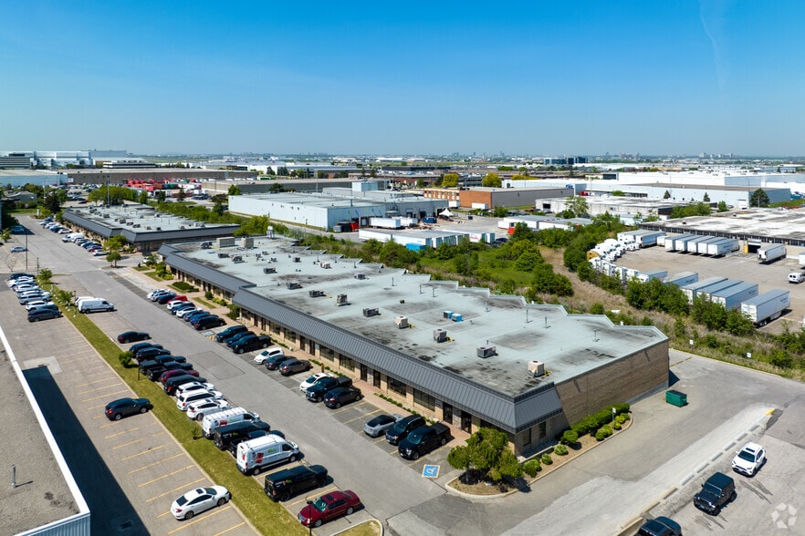 More Photos Of 6305 Northam Dr, Mississauga Flex For Lease