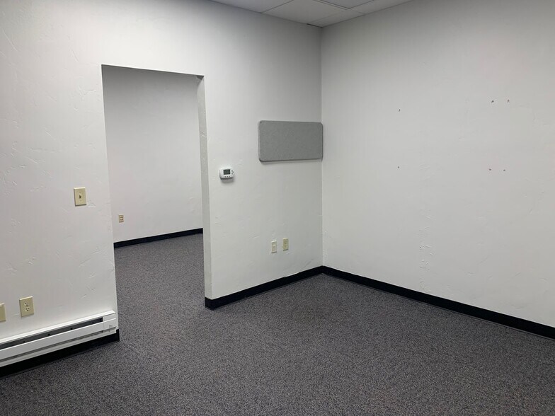 More Photos Of 517 N Westhill Blvd, Appleton Freestanding For Lease
