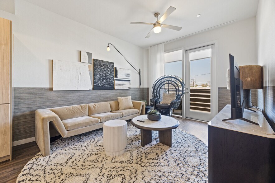 More Photos Of 2040-2060 N Scottsdale Rd, Scottsdale Apartments For Lease