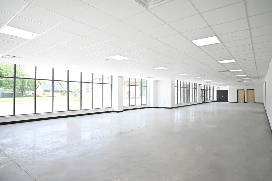 More Photos Of 450 S Park Ave, Buffalo Storefront Retail Residential For Lease