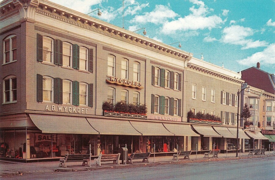 More Photos Of 564 Main St, Stroudsburg Office For Sale