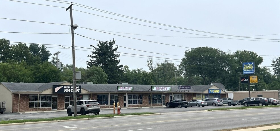 More Photos Of 2112-2138 N Reynolds Rd, Toledo Freestanding For Sale
