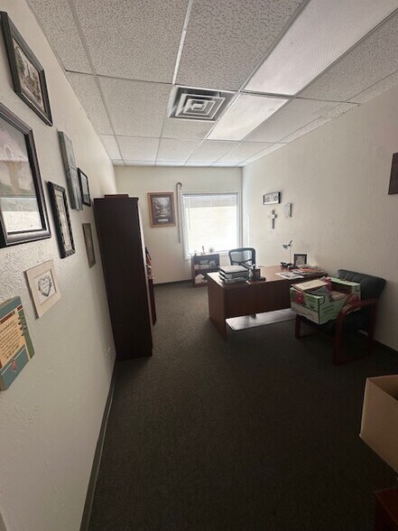 More Photos Of 1905 Covillaud St, Marysville General Retail For Sale