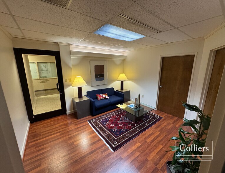 More Photos Of 454 S Anderson Rd, Rock Hill Office For Lease