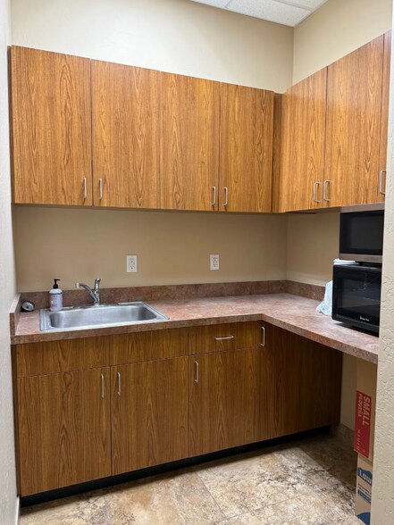 More Photos Of 1324 N Farrell Ct, Gilbert Warehouse For Sale