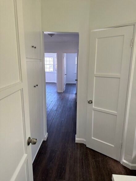 More Photos Of 3956 W Slauson Ave, Los Angeles Medical For Sale