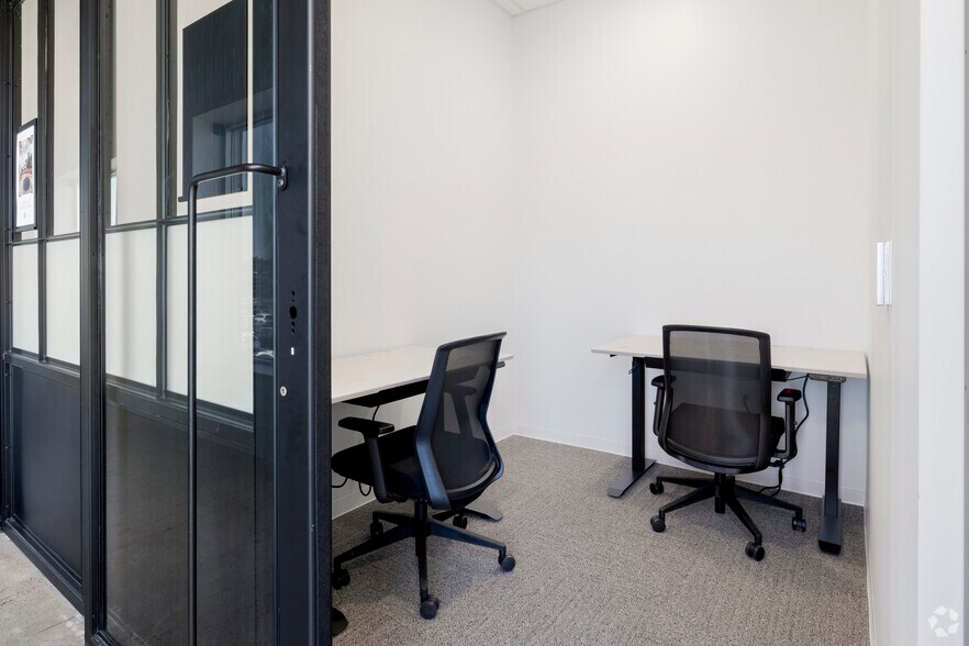 More Photos Of 1801 E Camelback Rd, Phoenix Coworking Space