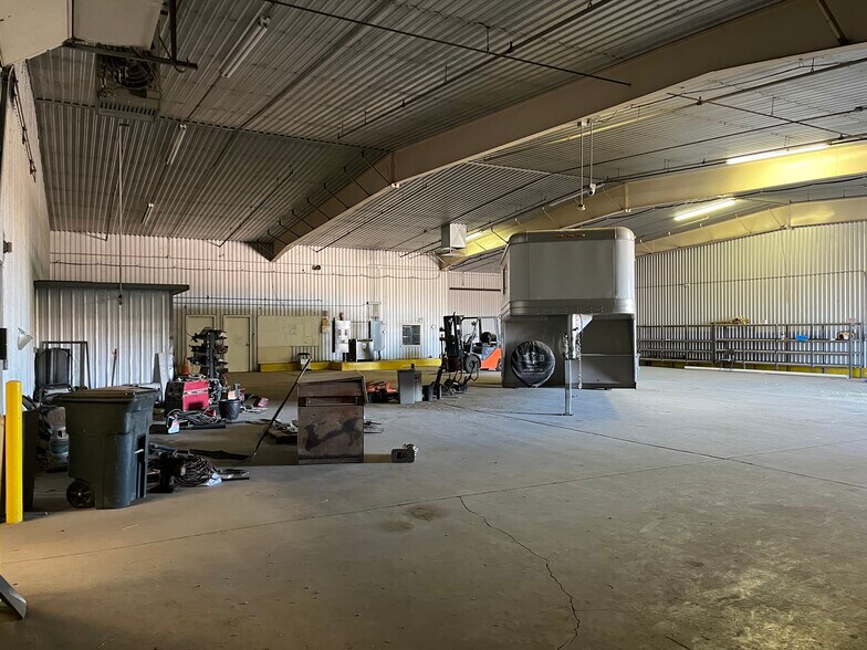 More Photos Of 9615 Broadway Blvd SW, Albuquerque Warehouse For Sale