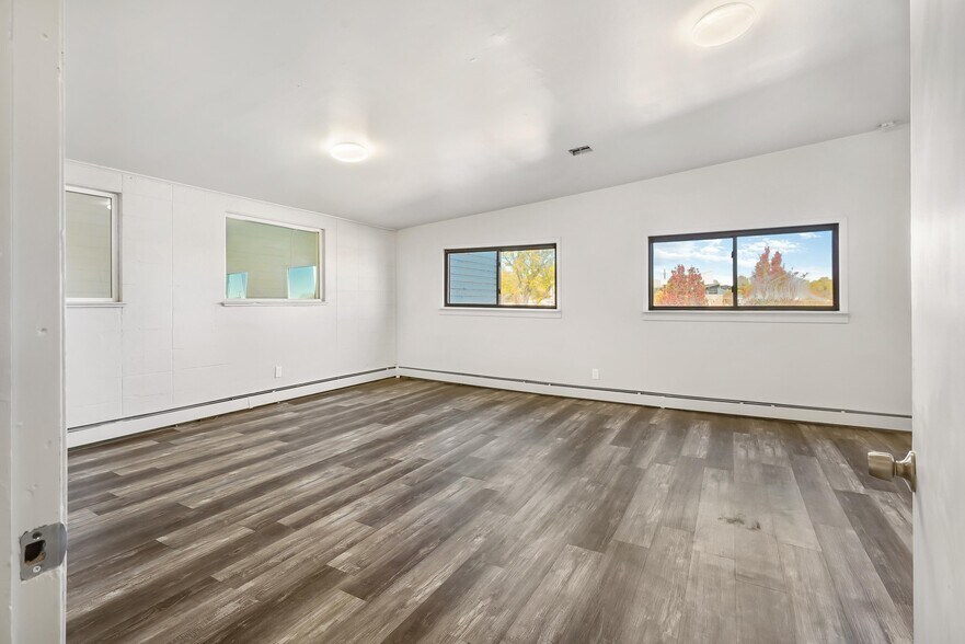 More Photos Of 8646 W Colfax Ave, Lakewood Freestanding For Lease
