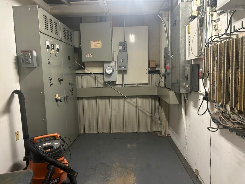 More Photos Of 5151 E 56th Ave, Commerce City Manufacturing For Sale