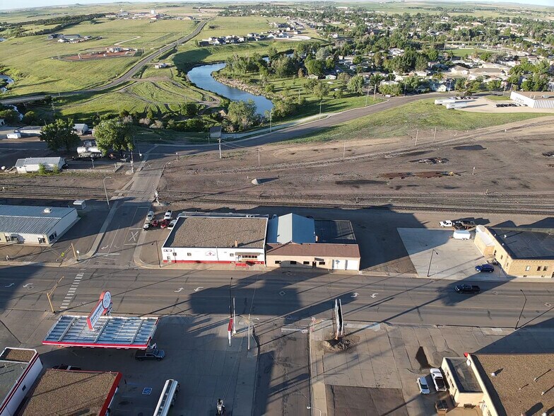 More Photos Of 250 E Villard St, Dickinson Office For Sale