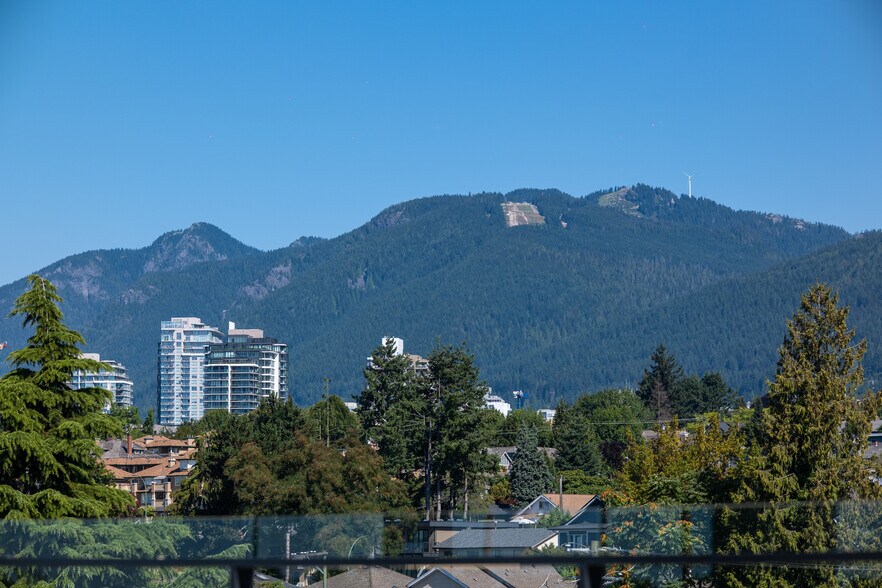 More Photos Of 422 3rd St E, North Vancouver Apartments For Lease