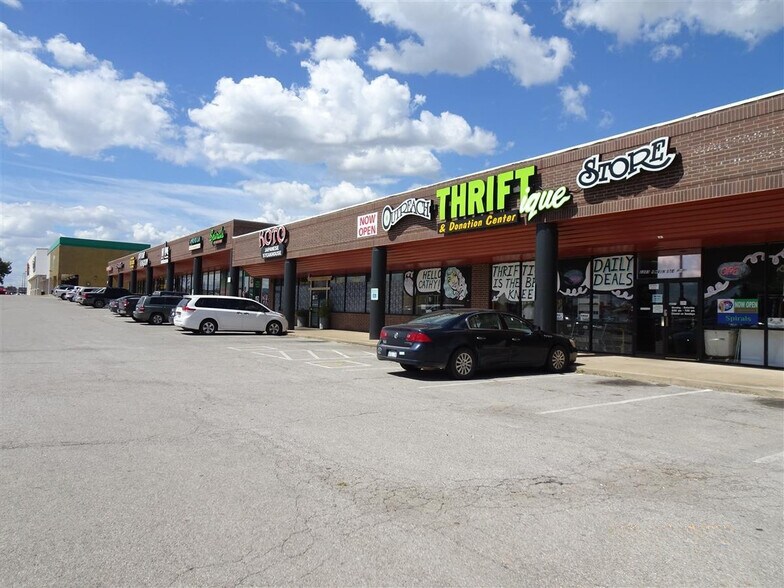 More Photos Of 2203-2205 W Main St, Norman Unknown For Lease