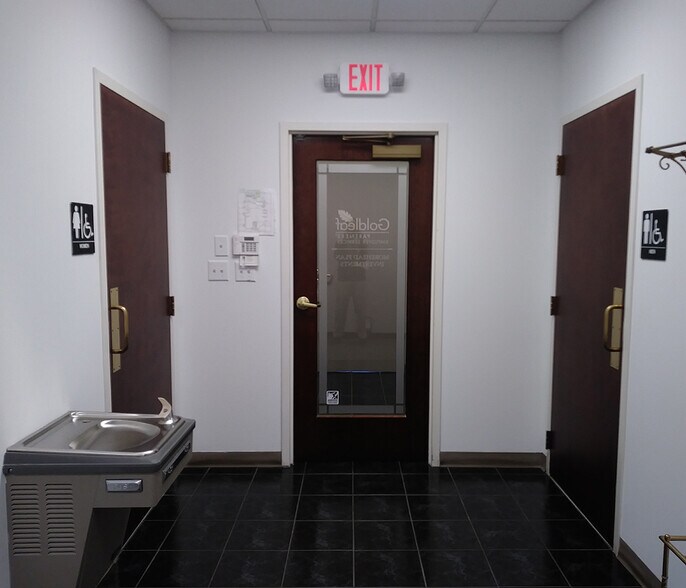 More Photos Of 817 E Morehead St, Charlotte Office For Lease