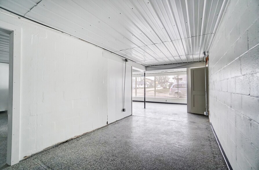 More Photos Of 994 E Market St, Celina Freestanding For Sale