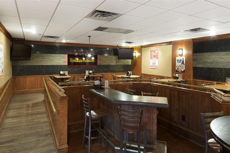 More Photos Of 301 Harrison St NE, Minneapolis Restaurant For Sale
