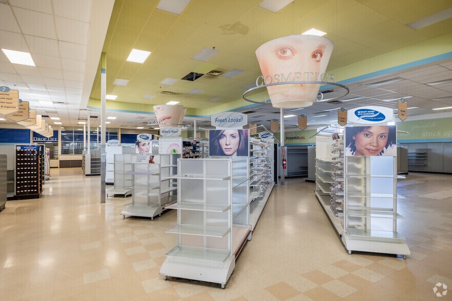 More Photos Of 1180 N State St, San Jacinto Drugstore For Sale