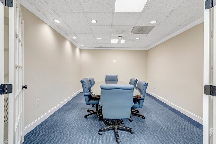 More Photos Of 10525 Braddock Rd, Fairfax Medical For Sale