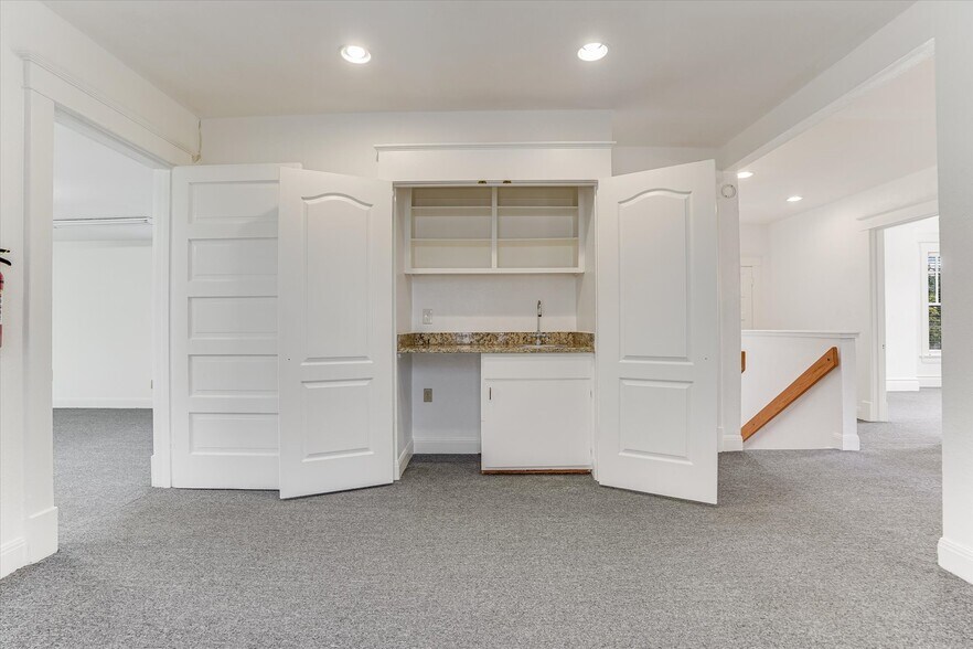 More Photos Of 1010 Rio Grande St, Austin Office For Sale