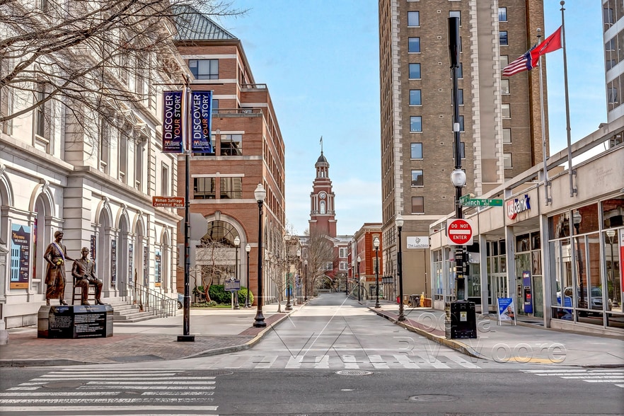 More Photos Of 17 Market Sq, Knoxville Storefront Retail Office For Sale
