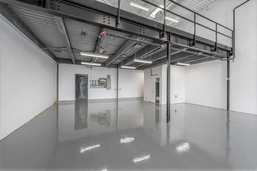 More Photos Of 6 Carlaw Ave, Toronto Showroom For Lease