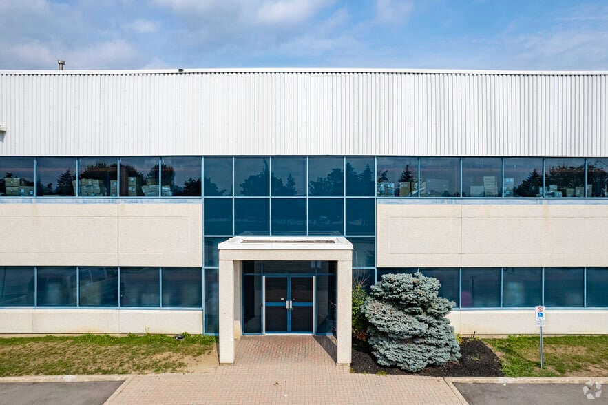 More Photos Of 5 Paget Rd, Brampton Warehouse For Lease