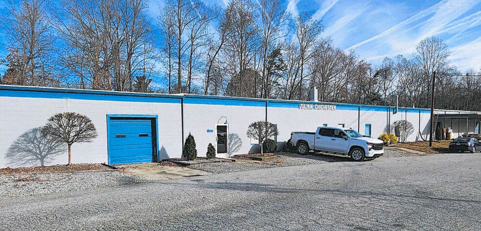 More Photos Of 6190 Old Mendenhall Rd, High Point Warehouse For Lease