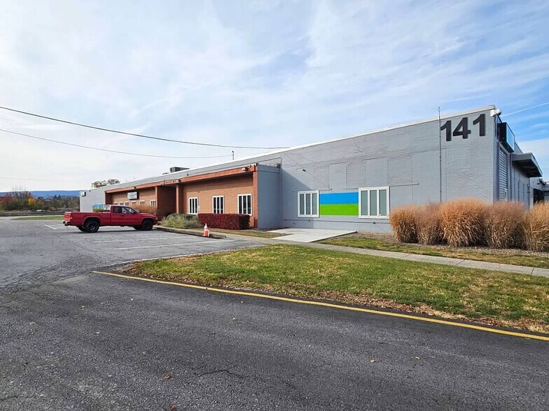 More Photos Of 141 Innovation Dr, Duncansville Warehouse For Lease