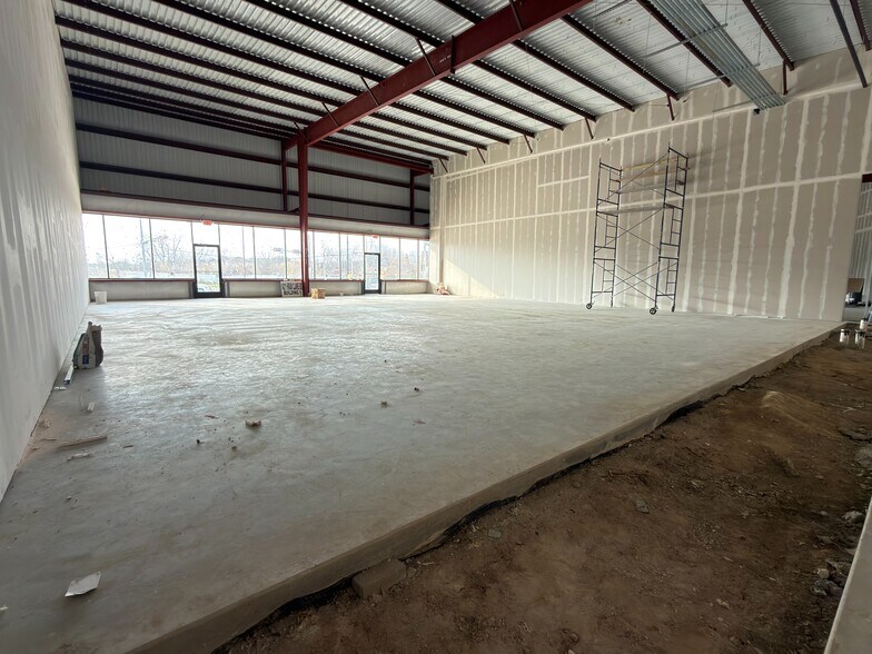 More Photos Of 14211 Hiram Clarke Rd, Houston Storefront For Lease