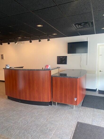 More Photos Of 730 Lenox Ave, Oneida Storefront Retail Office For Sale