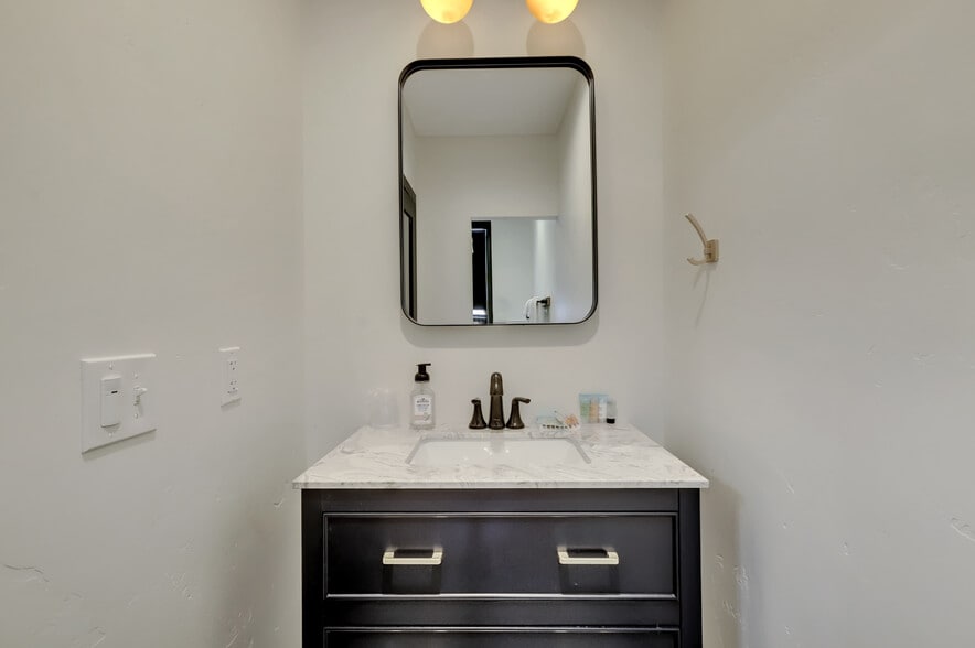 More Photos Of 233 Broad St, Nevada City Hotel For Sale